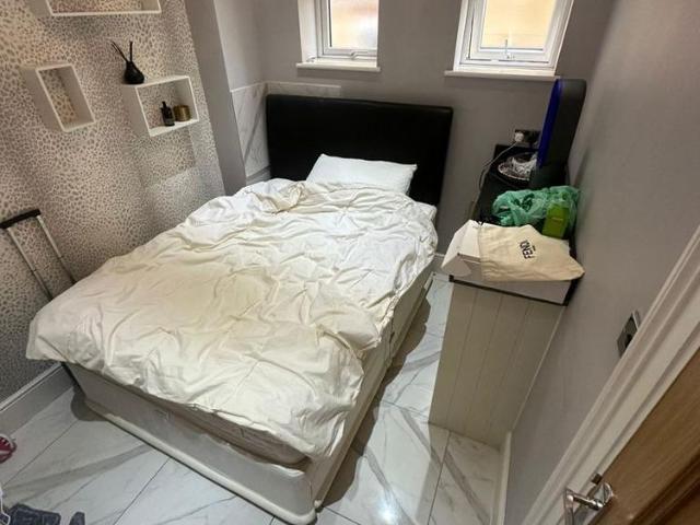 Studio for rent in Gidea Park, Greater London