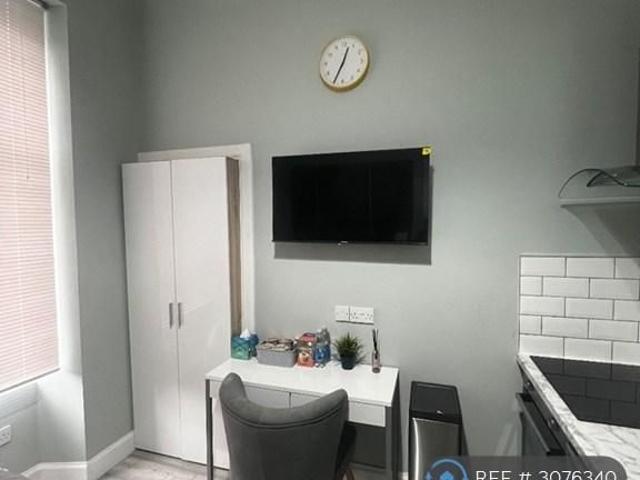 Studio for rent in Crosshill, Glasgow