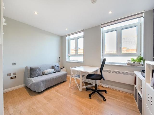 Flat for rent in London Borough of Lewisham, Greater London