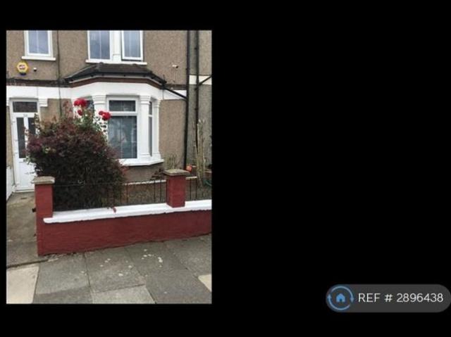 Studio for rent in West Heath, Greater London