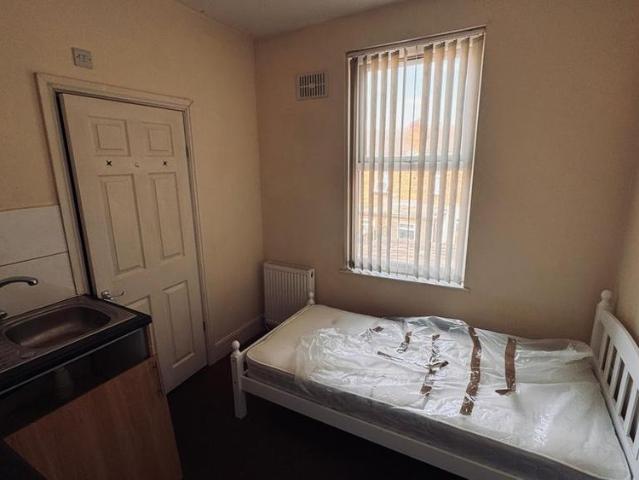 Studio for rent in Hyde Park, South Yorkshire