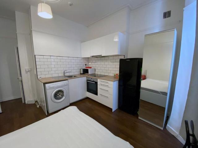 Studio for rent in West Midlands
