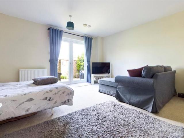 Studio for rent in Newtown, Reading