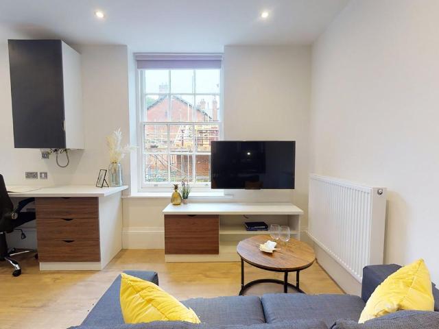 Flat for rent in Hyde Park, West Yorkshire