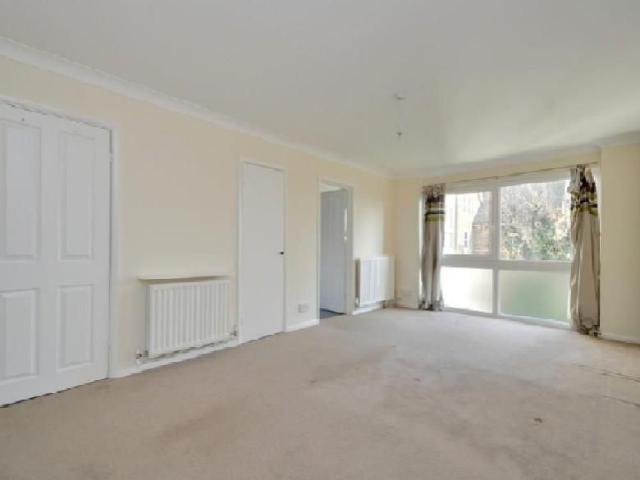 Studio for rent in Widmore, Greater London