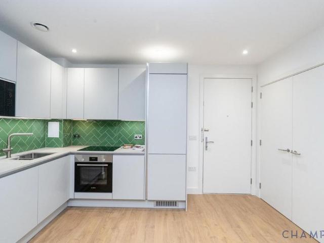 Studio for rent in Aberfeldy Village, Blackwall