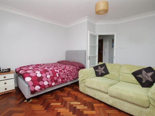Studio for rent in Hertford, Colliers End