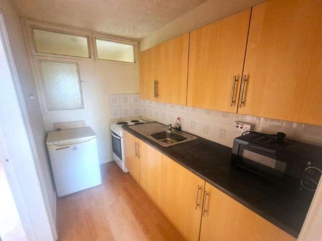 Studio for rent in Heaton Moor, Greater Manchester