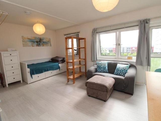 Studio for rent in Calton, Scotland