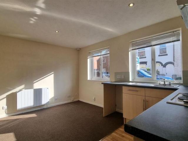 Studio for rent in Wordsley, West Midlands