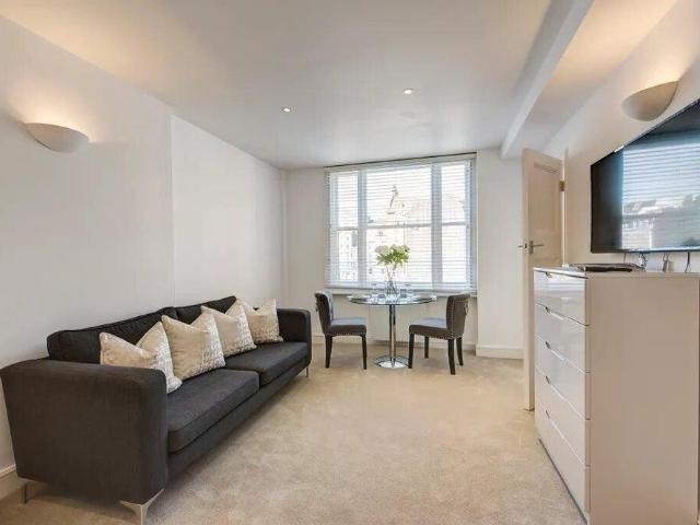 Studio for rent in Mayfair, Greater London