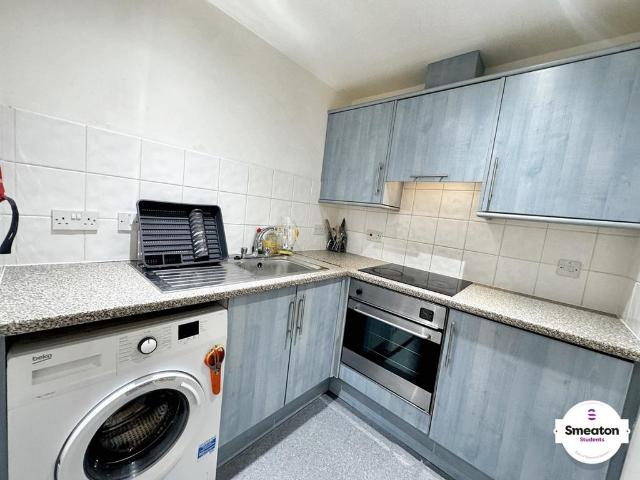 Flat for rent in Pennycomequick, Mount Wise