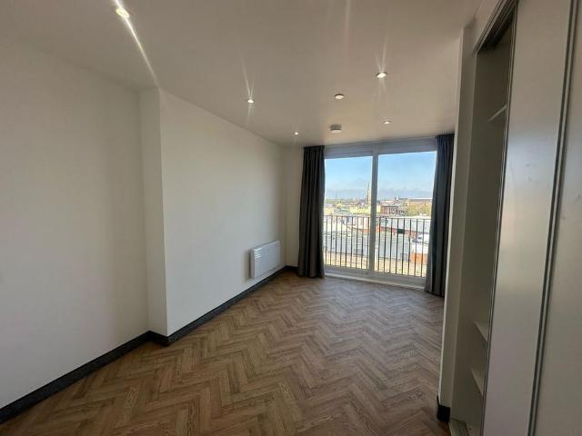 Studio for rent in St Matthew's, Old Wharf