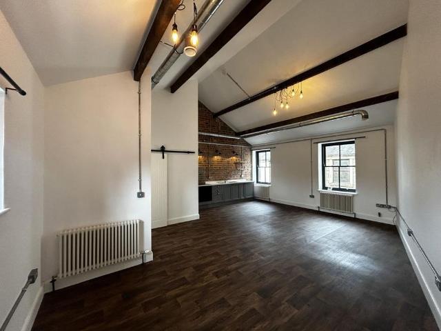 Studio for rent in Longridge, Paradise