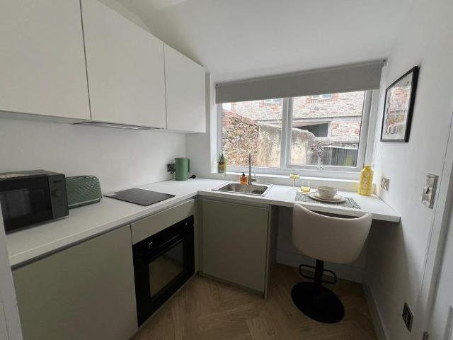 Studio for rent in Lipson, Mount Wise