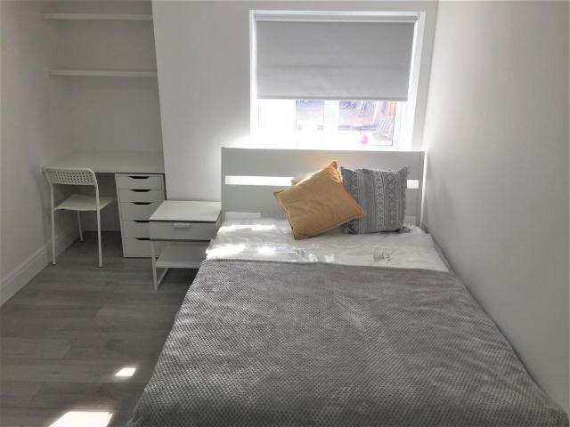 Flat for rent in Seven Kings, Greater London