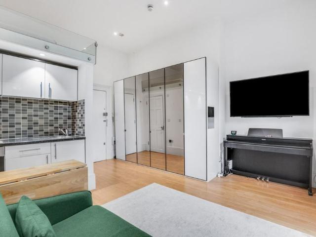 Studio for rent in Shepherd's Bush, Isle Of Man