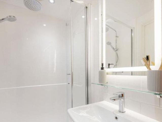Studio for rent in Blythswood Hill, Scotland