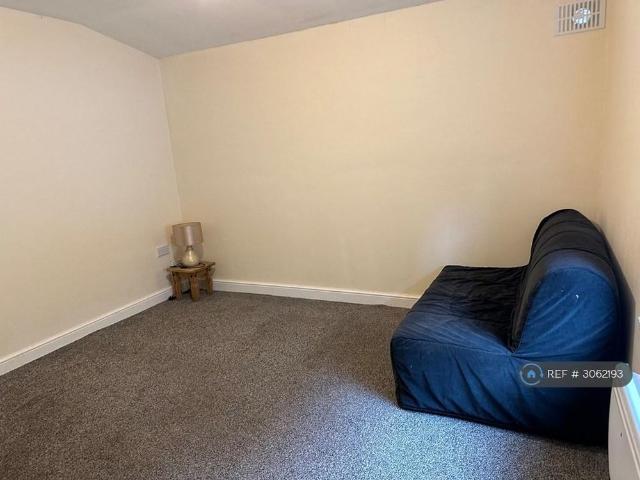 Studio for rent in Bank Top, Bradford