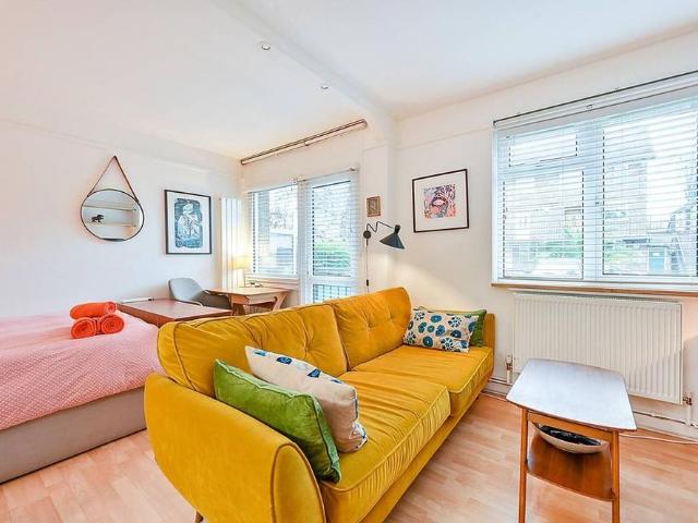 Studio for rent in London Borough of Hounslow, Strand
