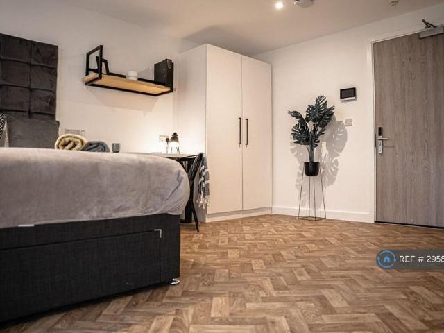 Studio for rent in Ladywood, West Midlands