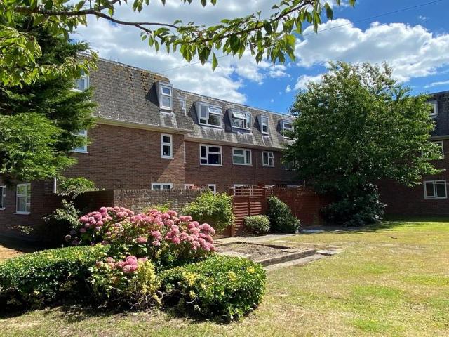 Flat for rent in Clapham, West Sussex