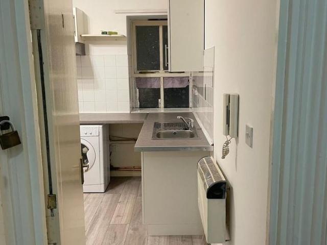 Studio for rent in Sevenoaks, The Butts