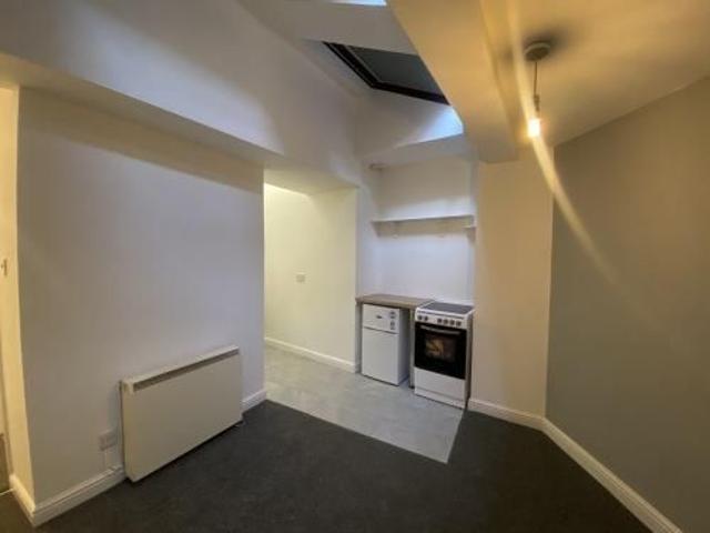 Studio for rent in Sydenham, Green Close