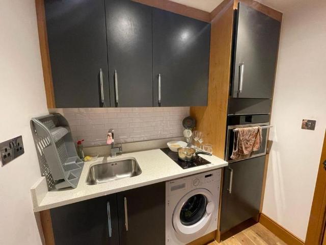 Studio for rent in London Borough of Croydon, Greater London