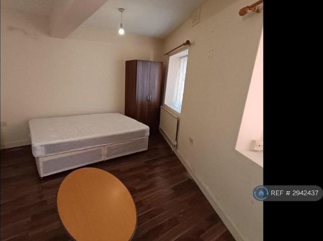 Studio for rent in Elephant and Castle, Greater London