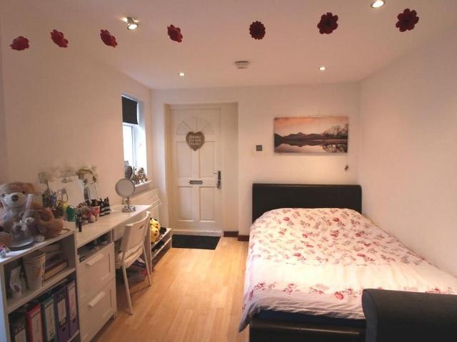 Flat for rent in Surbiton, Greater London