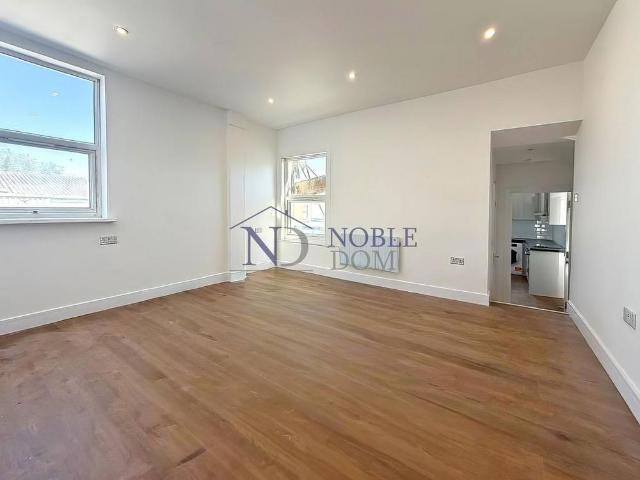 Studio for rent in London Borough of Hounslow, Greater London