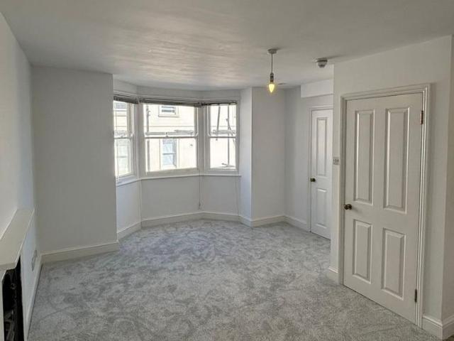 Studio for rent in Kemptown, Brighton & Hove
