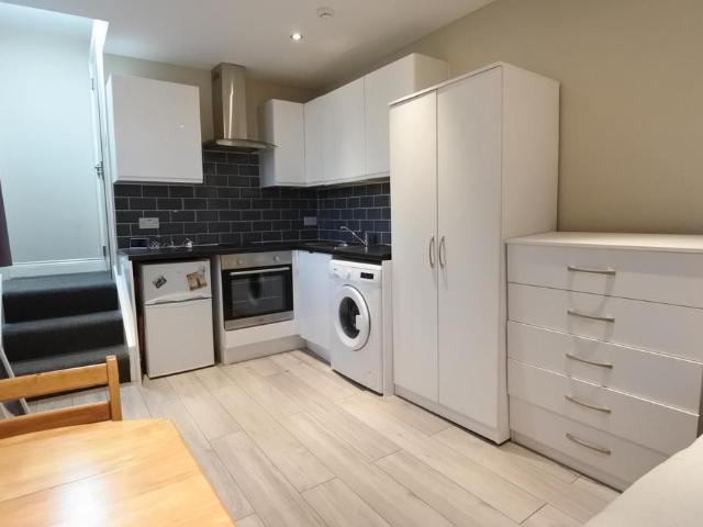 Flat for rent in Cricklewood, Greater London