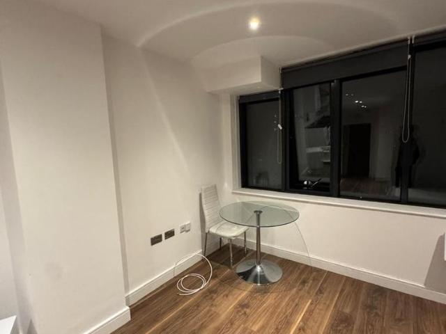 Studio for rent in Wealdstone, Greater London