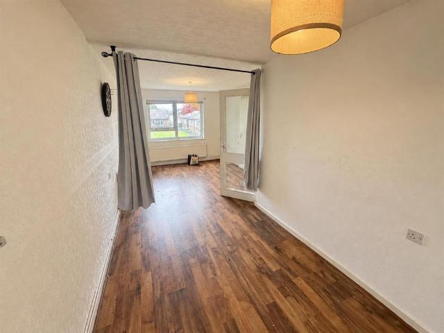 Studio for rent in South Kirkby, Wakefield