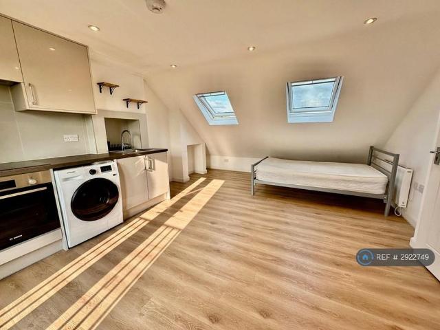 Studio for rent in London Borough of Ealing, Greenford
