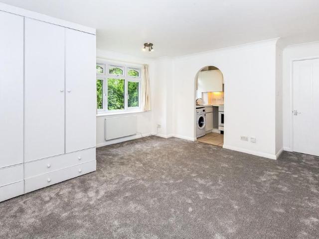 Studio for rent in St Marks, Maidenhead