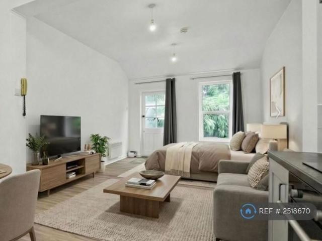 Studio for rent in Midway, Kent