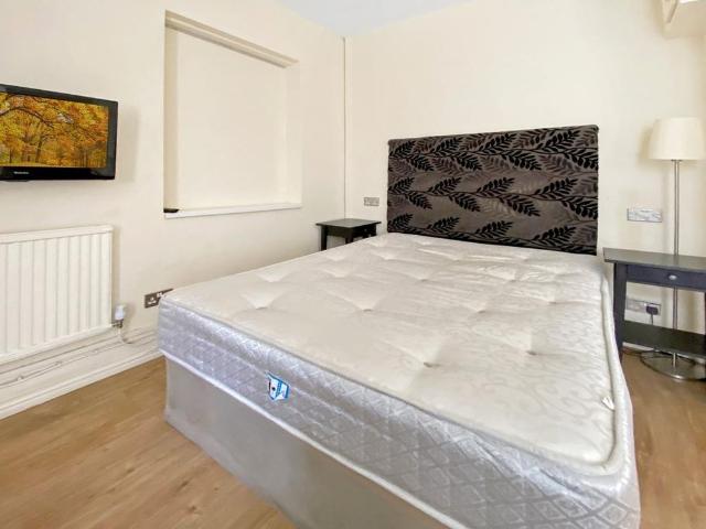 Studio for rent in Falcon Lodge, Wales