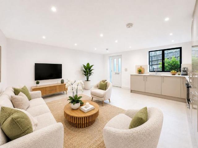 Studio for rent in Connaught Park, Bushey