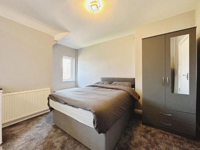 Studio for rent in Fox Hollies, Birmingham
