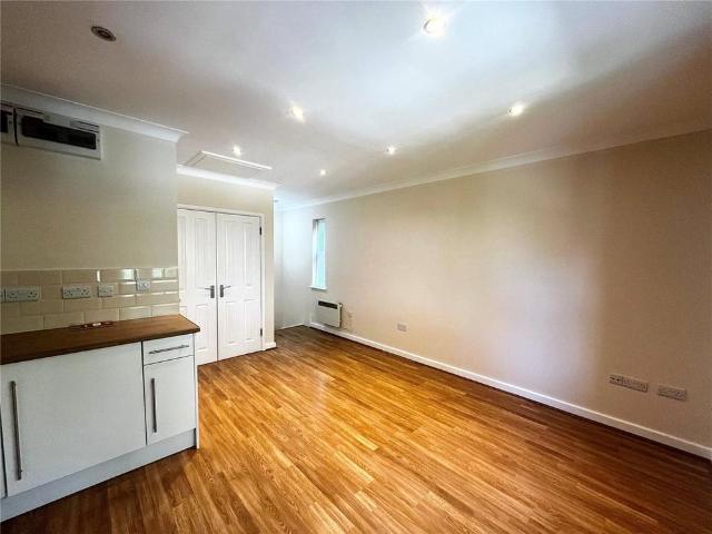 Studio for rent in Reading