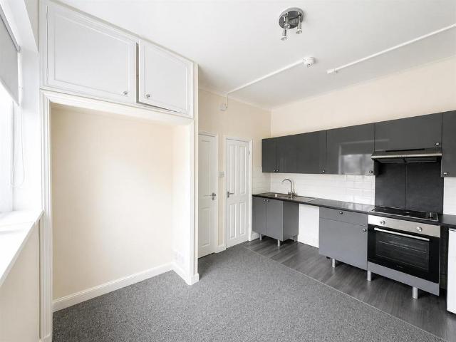 Studio for rent in St James, Sandown Park