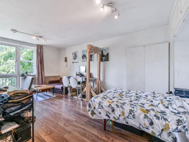 Flat for rent in Kennington, Greater London