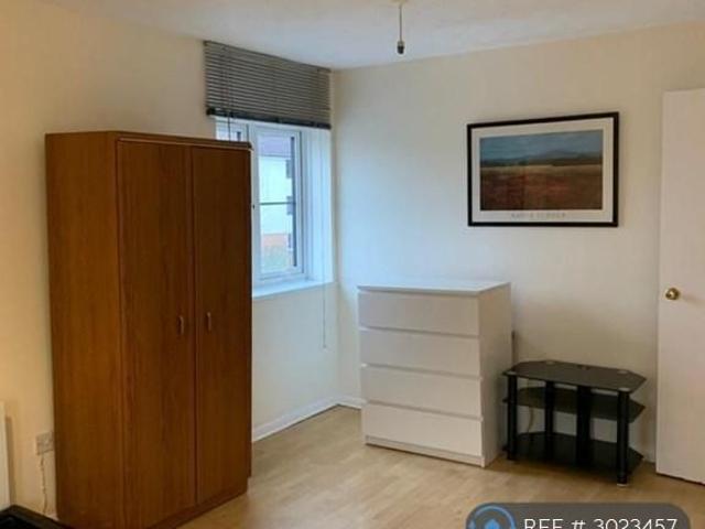 Studio for rent in Alperton, Greater London
