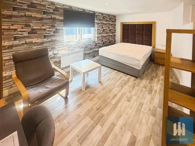 Studio for rent in Highfields, Huddersfield