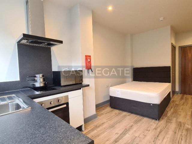 Flat for rent in Folly Hall, Kirklees