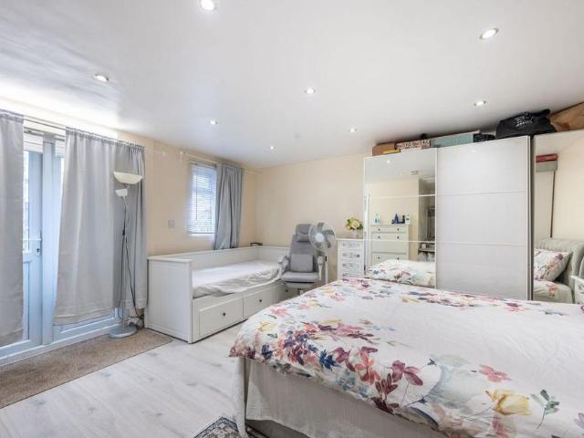 Studio for rent in London Borough of Ealing, Greater London