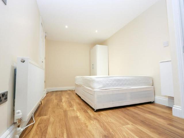 Studio for rent in Honor Oak Estate, Greater London